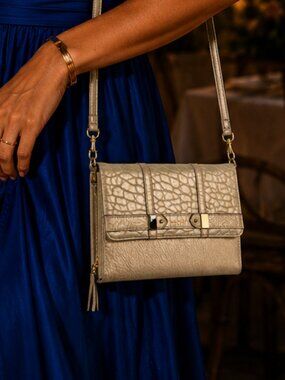 Nicole Miller Champagne Gold Metallic Wallet-On-Chain Crossbody Bag EUC
